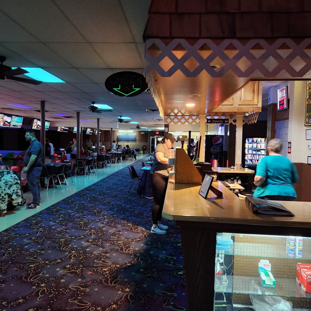 Parkside Lanes - the inside of a restaurant - Pool Halls Near Me - Greensburg, Indiana Parkside Lanes - the inside of a restaurant - Pool Halls Near Me - Greensburg, Indiana