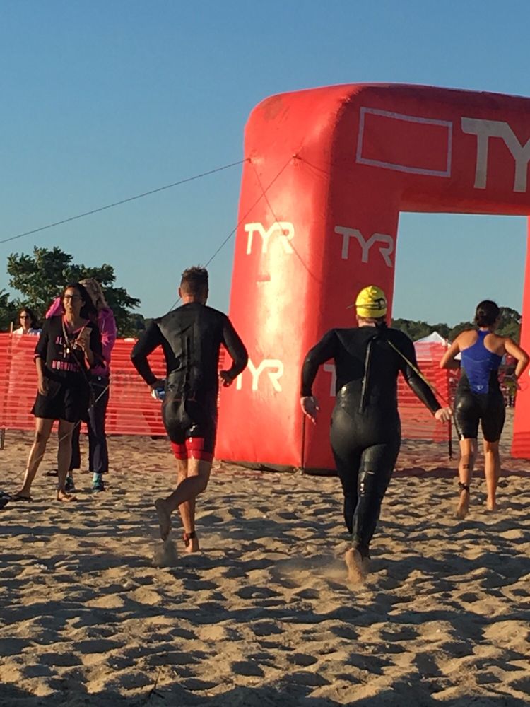 Huntington Triathlon Logo