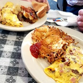 Colonel's Cafe - Omeletes, fried potatoes and hashbrowns - American Near Me - Knoxville, Tennessee