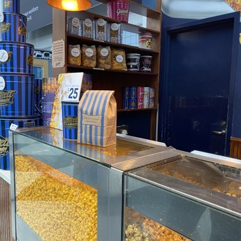 Garrett Popcorn Shops - Popcorn Shops Near Me - Chicago, Illinois Garrett Popcorn Shops - Popcorn Shops Near Me - Chicago, Illinois