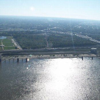 Old Courthouse - Look to Mississippi River - Landmarks & Historical Buildings Near Me - Saint Louis, Missouri
