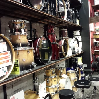 Guitar Center - Musical Instruments & Teachers Near Me - Lansing, Michigan