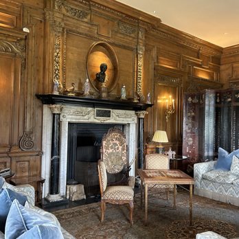 Leeds Castle - Landmarks & Historical Buildings Near Me Leeds Castle - Landmarks & Historical Buildings Near Me