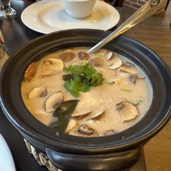 Krob Krua Thai Restaurant - Tom kha kai - Thai Near Me - Kamloops, British Columbia