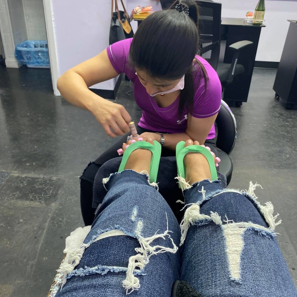 Headliners Unisex Salon - Nail Salons Near Me - Bergenfield, New Jersey Headliners Unisex Salon - Nail Salons Near Me - Bergenfield, New Jersey