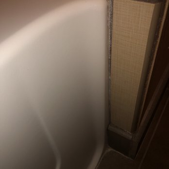 Hampton Inn & Suites Salinas - Outside of tub - Hotels Near Me - Salinas, California Hampton Inn & Suites Salinas - Outside of tub - Hotels Near Me - Salinas, California