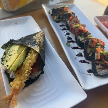 NDMK Fish House - Fender hand roll and soft shell crab sushi roll - Sushi Bars Near Me - Avalon, California NDMK Fish House - Fender hand roll and soft shell crab sushi roll - Sushi Bars Near Me - Avalon, California