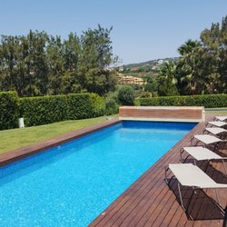 Acair - Solar Powered Automatic Pool Cover