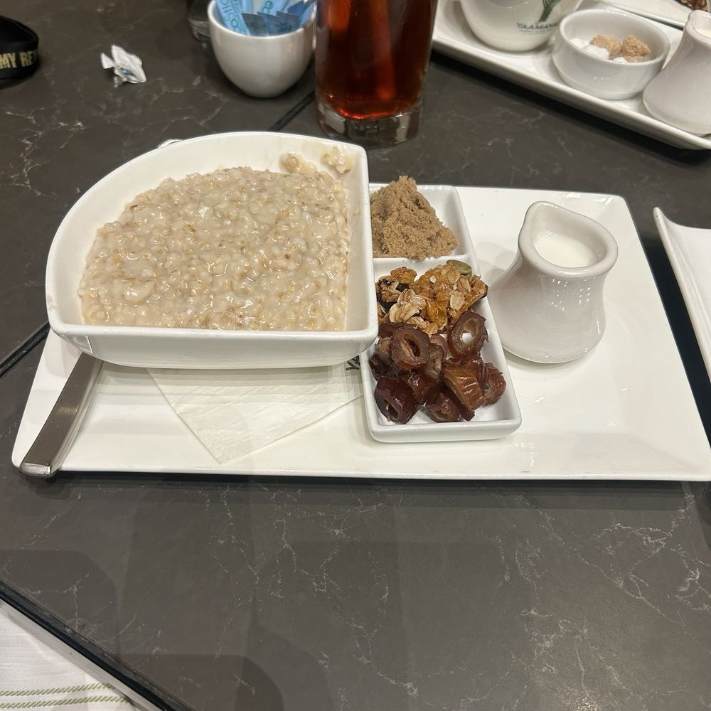 Serrano Vista Cafe - Steel cut oats with side fixin's-excellent start at Vista Cafe - Cafes Near Me - S Highland, California Serrano Vista Cafe - Steel cut oats with side fixin's-excellent start at Vista Cafe - Cafes Near Me - S Highland, California