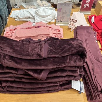 Athleta - Girls warm & cozy sweatshirt - Sports Wear Near Me - San Ramon, California