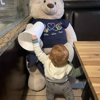 Hello Pizza - Cute huge teddy bear while we waited for our pizza! - Pizza Near Me - La Canada Flintridge, California