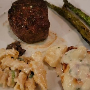 Eddie V's Prime Seafood - Filet with sides - truffle mac & cheese, au gratin potatoes, and grilled asparagus - Steakhouses Near Me - Houston, Texas Eddie V's Prime Seafood - Filet with sides - truffle mac & cheese, au gratin potatoes, and grilled asparagus - Steakhouses Near Me - Houston, Texas