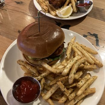 Northport - Fish & Chips and Fried Chicken Sandwich - Cocktail Bars Near Me - Portland, Oregon