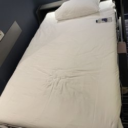 Express by Holiday Inn - Sofa bed that an adult is not permitted to sleep on