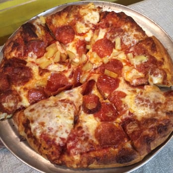 Uptown Pizza Co. - Great pizza! Hands down, the best pizza in town! Great service, clean spot and again, really good pizza! - Pizza Near Me - Whittier, California