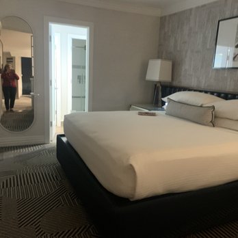 Le Parc At Melrose - Bedroom - Hotels Near Me - West Hollywood, California Le Parc At Melrose - Bedroom - Hotels Near Me - West Hollywood, California