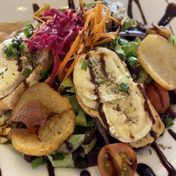 Le Bistro Gourmand - Goat cheese salad