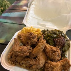 Brother and Sisters BBQ Pit - 8 Wing Dinner