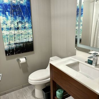 DoubleTree by Hilton Hotel Bakersfield - Hotels Near Me - Bakersfield, California DoubleTree by Hilton Hotel Bakersfield - Hotels Near Me - Bakersfield, California