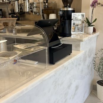 Crema Coffee & Matcha - Coffee & Tea Near Me - Glendale, California