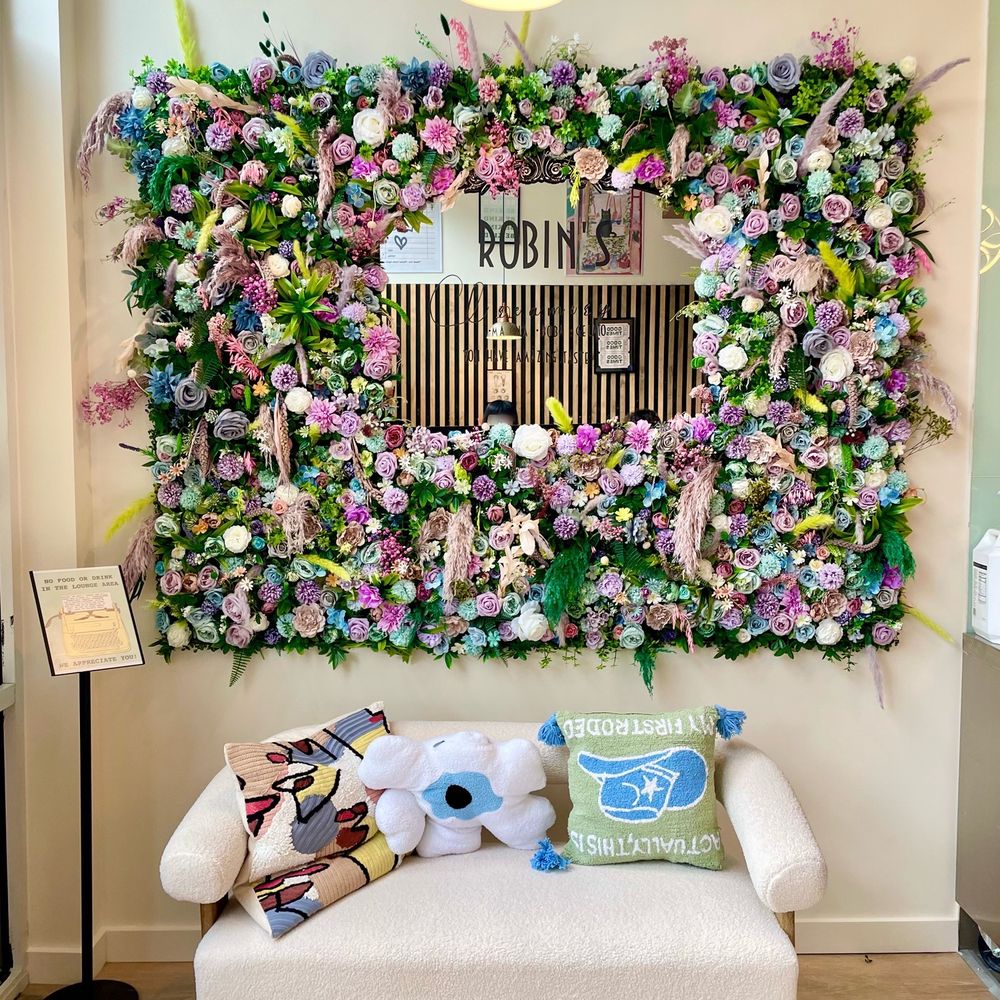Robins Creamery - Cute decoration by entrance - Ice Cream & Frozen Yogurt Near Me - Nanuet, New York Robins Creamery - Cute decoration by entrance - Ice Cream & Frozen Yogurt Near Me - Nanuet, New York