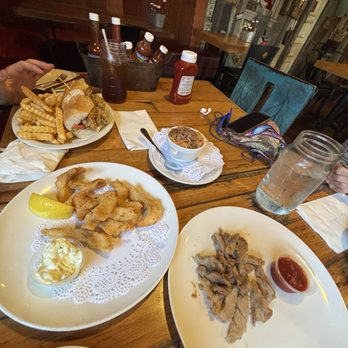 Ragin Cajun Cafe - Cajun/Creole Near Me - Redondo Beach, California