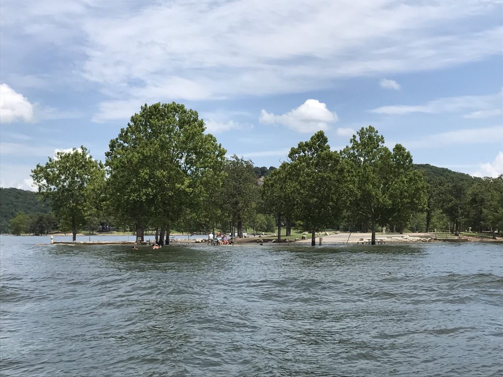 TABLE ROCK LAKE Boating 318 Nautical Cir, Kimberling City, MO
