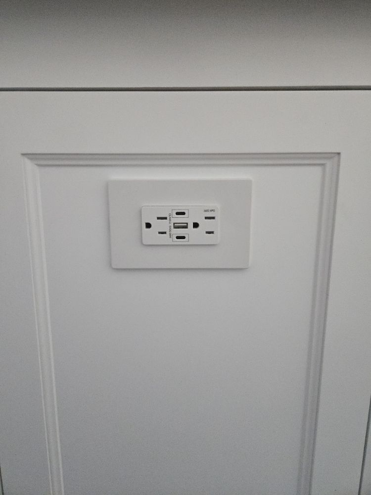 Slide of Saul's Electrical Solutions