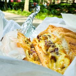 Bacon egg & cheese sandwich