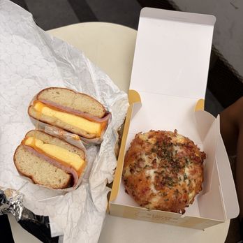 Calic Bagel - Ham, egg, and cheese Bacon Scallion Calic - Bagels Near Me - Los Angeles, California Calic Bagel - Ham, egg, and cheese Bacon Scallion Calic - Bagels Near Me - Los Angeles, California