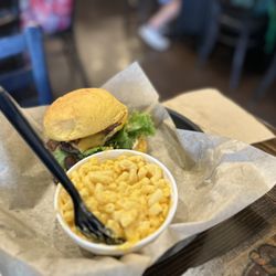 Chubby's Cafe - Macaroni and cheese side with Bacon Burger