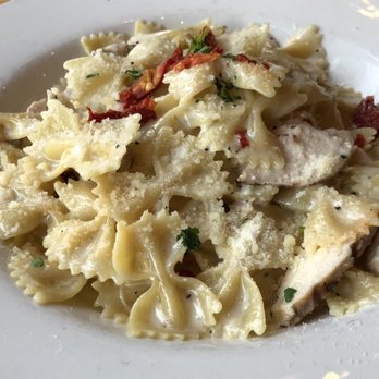 Piatti - Chicken Alfredo - Italian Near Me - San Antonio, Texas Piatti - Chicken Alfredo - Italian Near Me - San Antonio, Texas