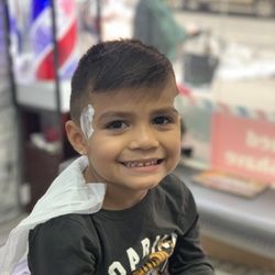 Isaac ScissorHands BarberShop - We style, you smile !