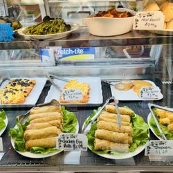 Oakmont Village Market - First time here. Who knew there was a small deli? Not I