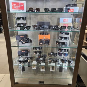 Tillys - Ray Ban sunglasses - Shoe Stores Near Me - Los Angeles, California