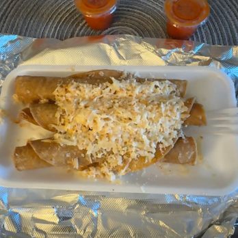 Roberto's Tacos Shop 13 - Roll Tacos with Cheese - Fast Food Near Me - Oceanside, California Roberto's Tacos Shop 13 - Roll Tacos with Cheese - Fast Food Near Me - Oceanside, California
