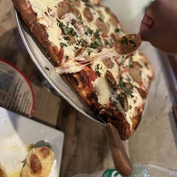 Manhattan NY - 16"x16" Square Sicilian Pizza and Fresh Garlic Knots - Pizza Near Me - Fort Lauderdale, Florida Manhattan NY - 16"x16" Square Sicilian Pizza and Fresh Garlic Knots - Pizza Near Me - Fort Lauderdale, Florida