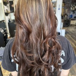 Daniel Lynn Salon