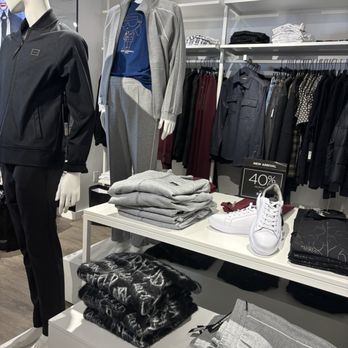 1. Karl Lagerfeld Paris