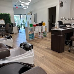 Saleya Nails & Spa