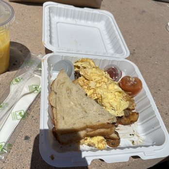 Caroline's Seaside Cafe by Giuseppe - Cafes Near Me - La Jolla, California