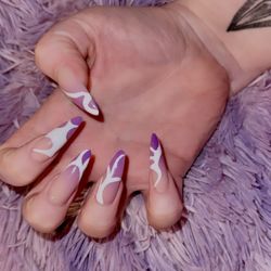 Nail Addicts - Nail art on almond shape nails by Kenielle