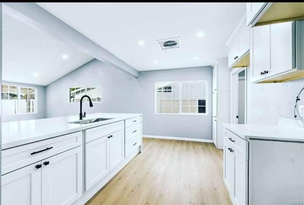 Slide of J&F BUILDING GROUP