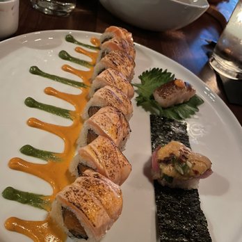 Across The Pond - Seared salmon roll magic carpet uni scallop nigiri - Cocktail Bars Near Me - Phoenix, Arizona Across The Pond - Seared salmon roll magic carpet uni scallop nigiri - Cocktail Bars Near Me - Phoenix, Arizona