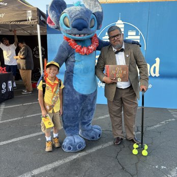 Character Select - Tiogaland well happy birthday - Party Characters Near Me - Fresno, California
