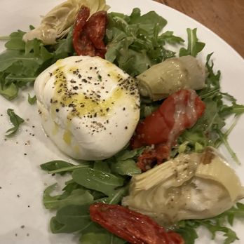 Vivo Italian Kitchen - Classic Caprese - Marinated Tomatoes, Fresh Mozzarella, Basil, Balsamic, and Sea Salt - Italian Near Me - Orlando, Florida Vivo Italian Kitchen - Classic Caprese - Marinated Tomatoes, Fresh Mozzarella, Basil, Balsamic, and Sea Salt - Italian Near Me - Orlando, Florida