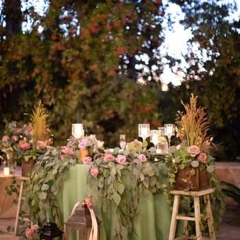 Lois Mathews Design - Sweetheart Table - Florists Near Me Lois Mathews Design - Sweetheart Table - Florists Near Me