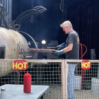 Wolf Pack Woodfired Tavern - Outdoor smoking right in the front - American Near Me - Sealy, Texas Wolf Pack Woodfired Tavern - Outdoor smoking right in the front - American Near Me - Sealy, Texas