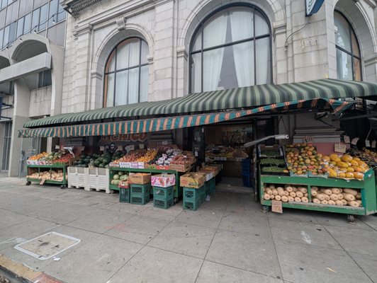 El Chico Produce by null