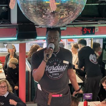 Ellen's Stardust Diner - Decor - Diners Near Me - New York, New York